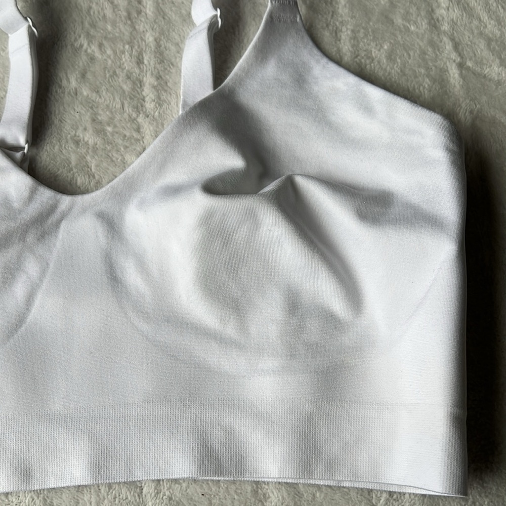 True & Co Soft Form V-Neck Adjustable Strap Bra - Picture 8 of 14